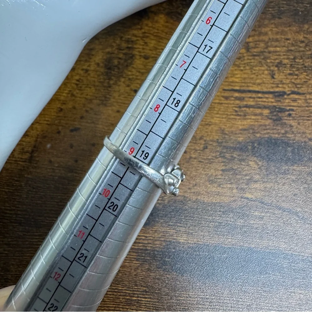 Sterling Silver Wavy Ring with Bezel CZ Stones size 9 Hallmarked 925 - Picture 10 of 12